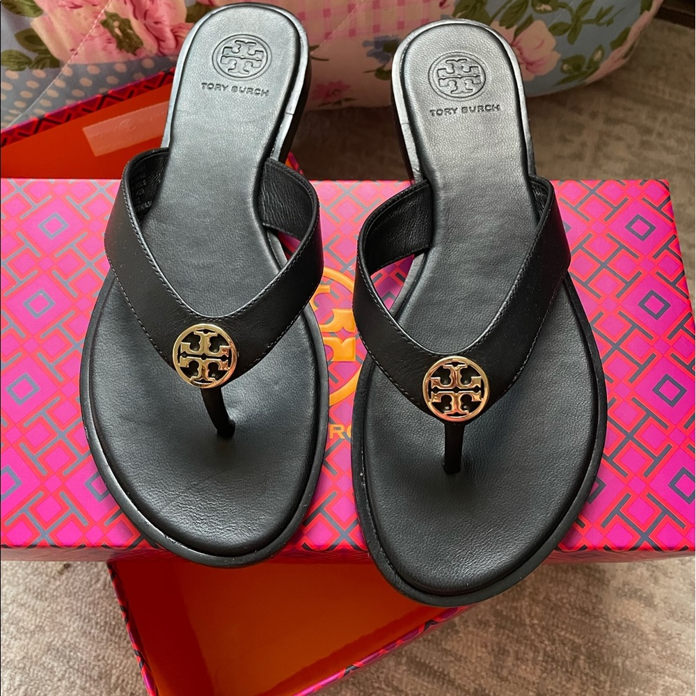 NEW Tory Burch Benton Thong Sandal